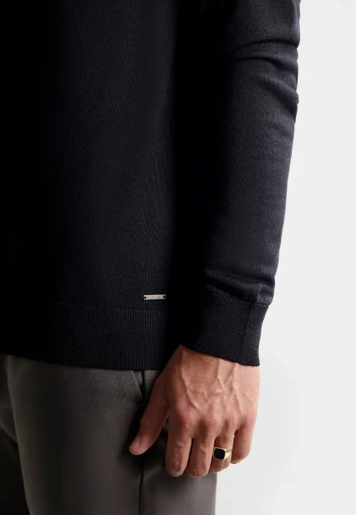 Pull noir Dstrezzed