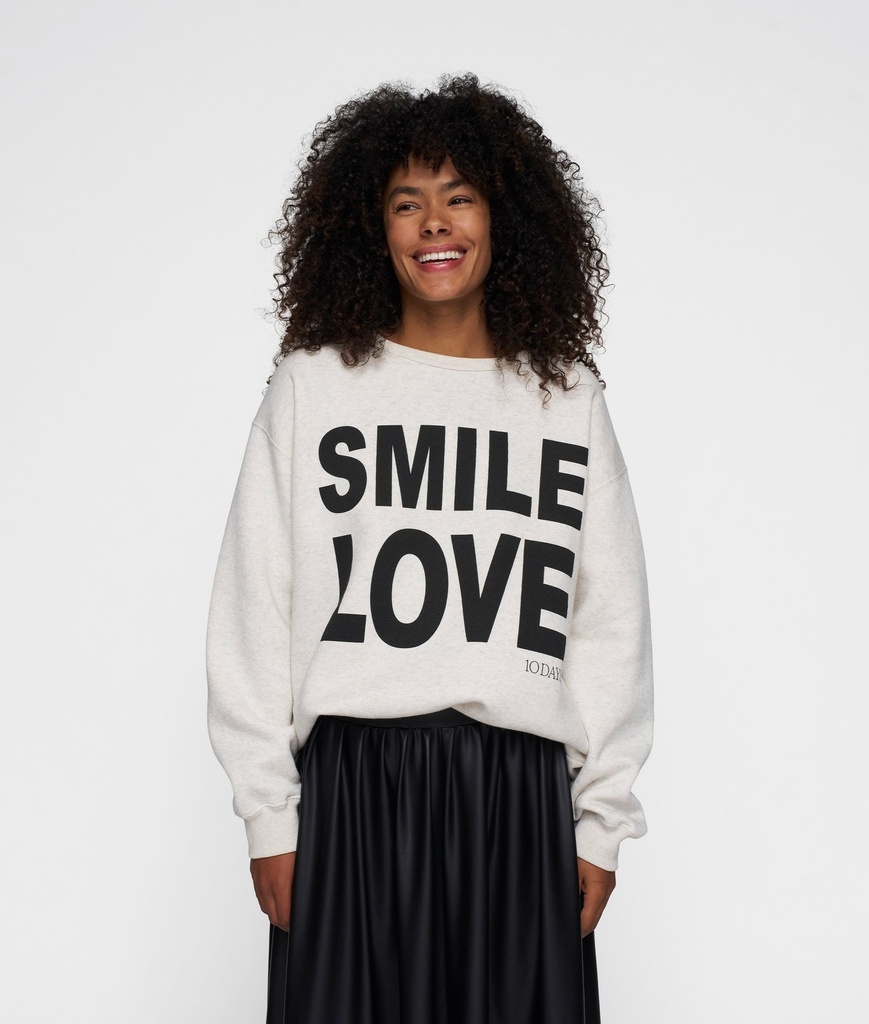 Sweater smile love 10 Days 