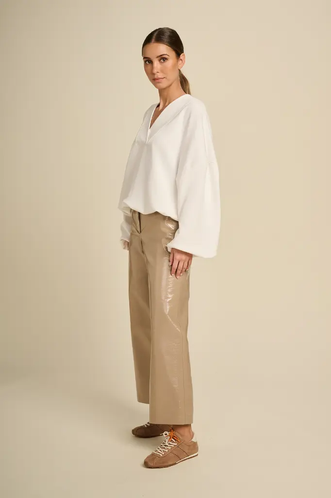March23_pull_tranquil_ivory_miusa_beige_trousers_2-35913.webp