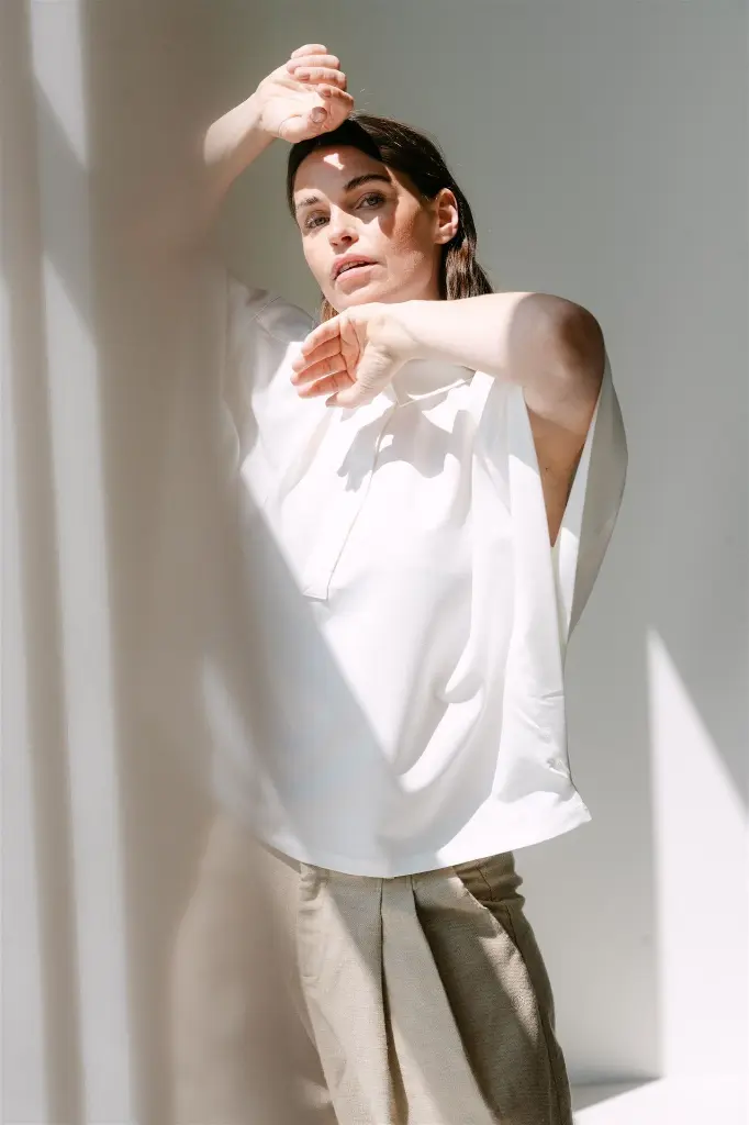 MieeilleS6_off_white_blouse_AuroraS6_sand_trouser_SS26_Aimee_the_Label_1_066ea42b-e726-4e23-bccd-2ad2e039677b.webp