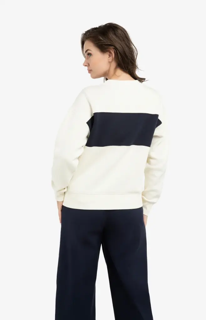sweater-with-colorblock-and-front-text.webp