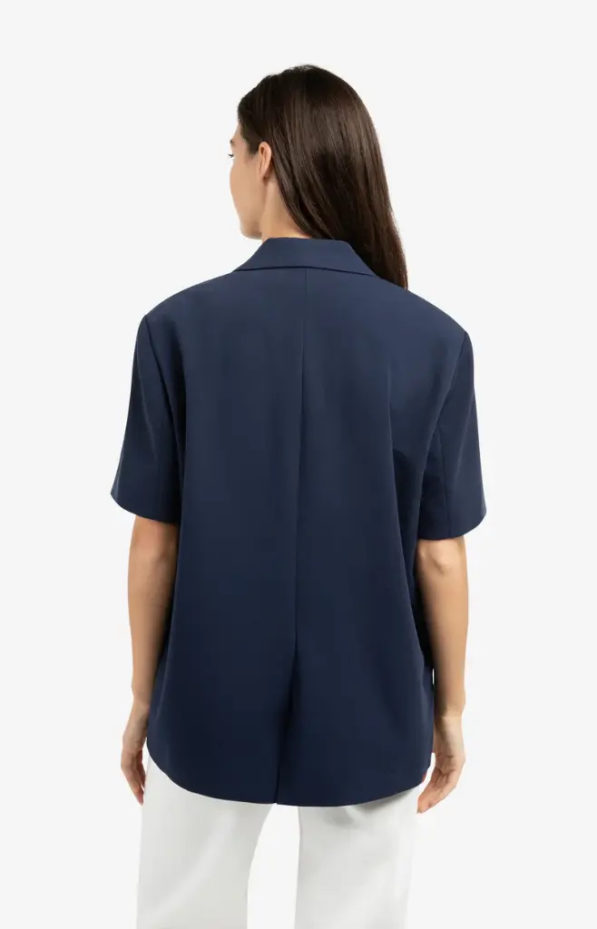 oversized-blazer-with-short-sleeves-and-lapel-collar_329ecc59-7249-4e5a-a5d7-9ce7a35731b1.webp