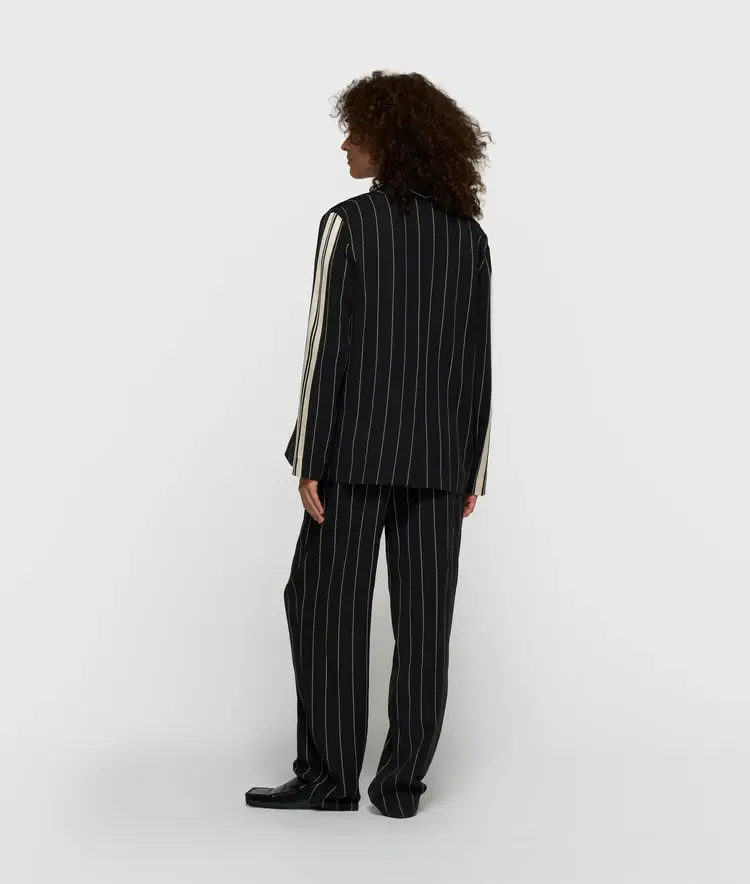 101_20251016_10DAYS_PS26_ECOM_033_750x1028.webp
