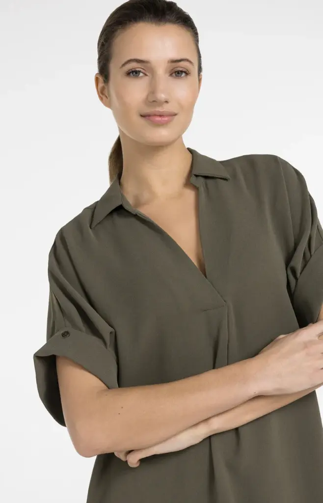v-neck-dress-with-pleated-sleeves-and-loose-fit-1_a4cc1642-9618-4674-bc4b-58502a971a73.webp