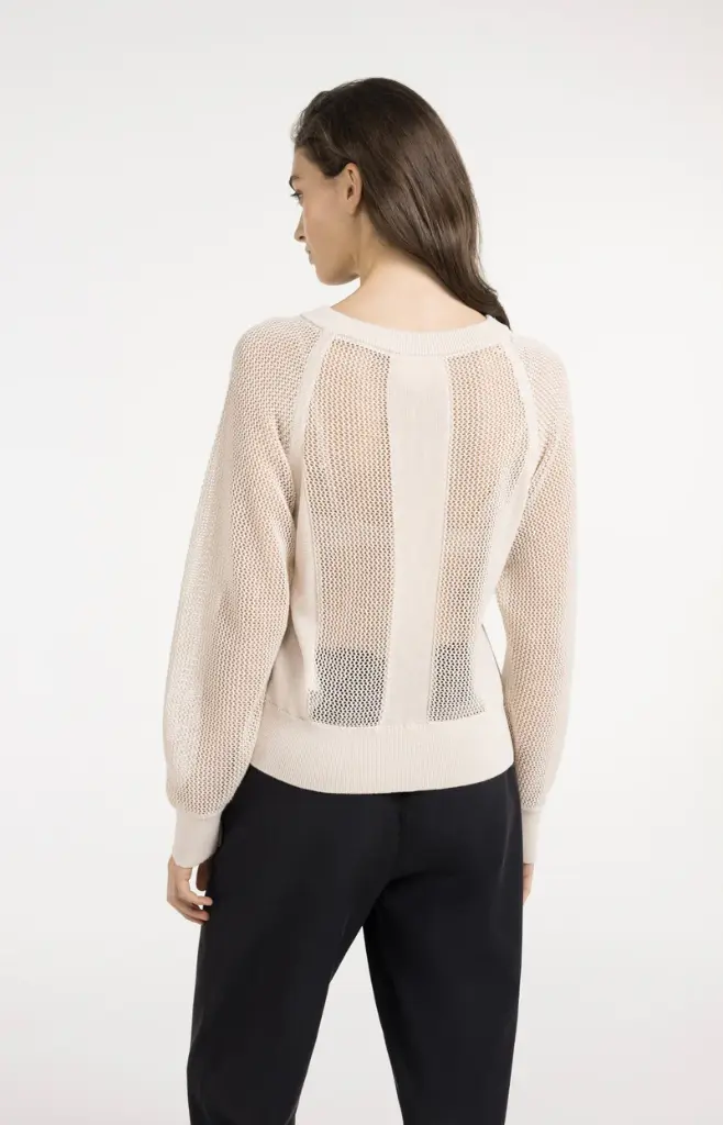 mesh-stitch-knitted-sweater-with-raglan-sleeves_e7e25c82-9a2c-41fb-9705-636977beac9d.webp