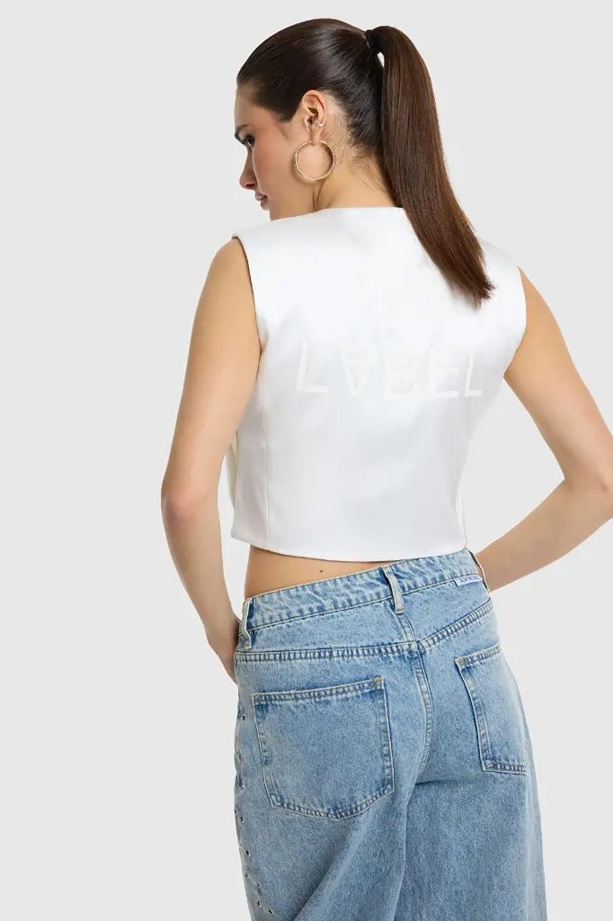 28400_m-2606912747-009-02.webp