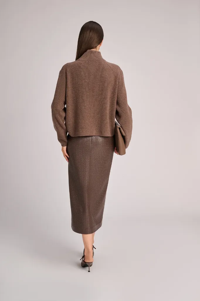 pull_prague_skirt_chicago_vison_bag_penelope_sandals_raven_march23_vison.webp