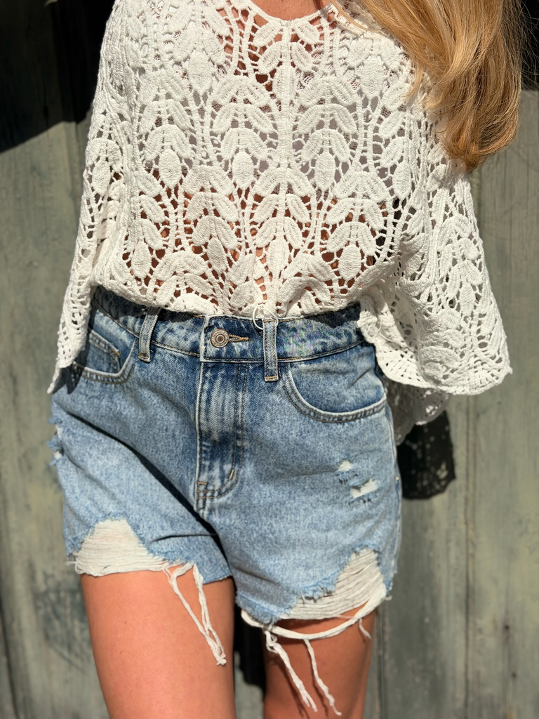 Short déchiré denim