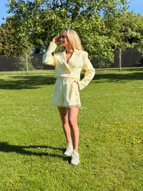 Ensemble blazer short jaune