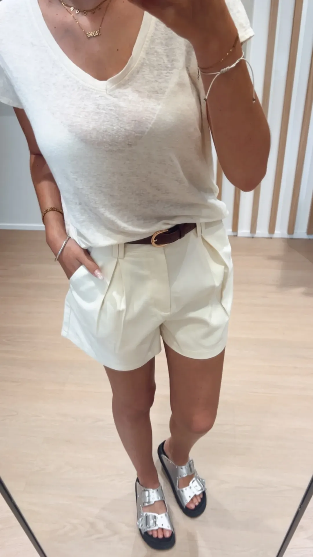Short beige