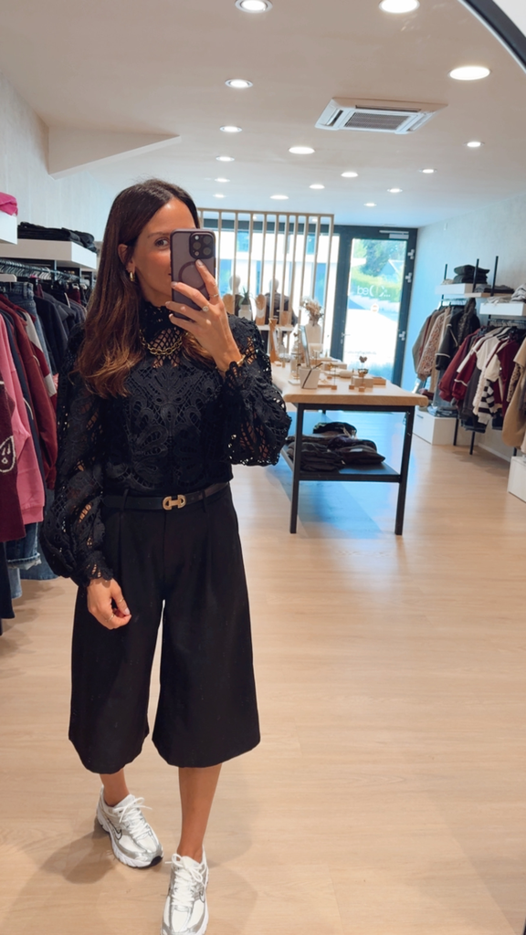 Blouse macramé noir